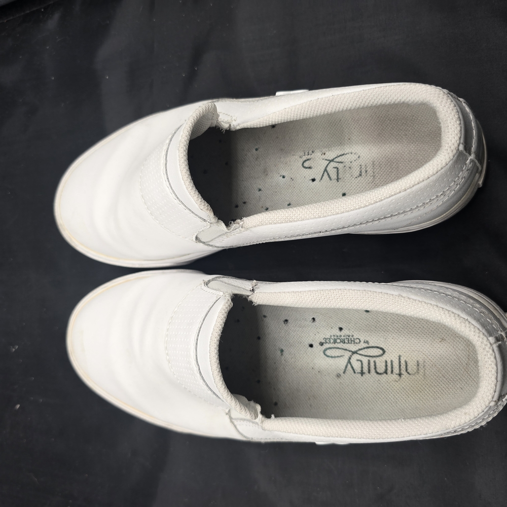 Infinity Raine‎ White Sneakers - Picture 5 of 8